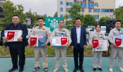 劳动创造财富  奋斗谱写鲜丽